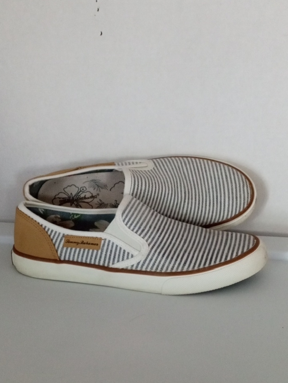 Tommy Bahama Women's Gray and Tan Striped Loafers Size 8.5